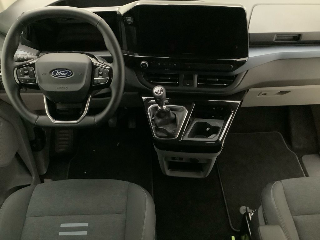 Ford Tourneo Custom 2025