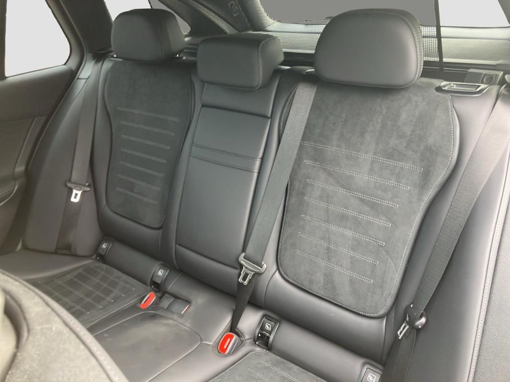 Mercedes-Benz C 300 2025