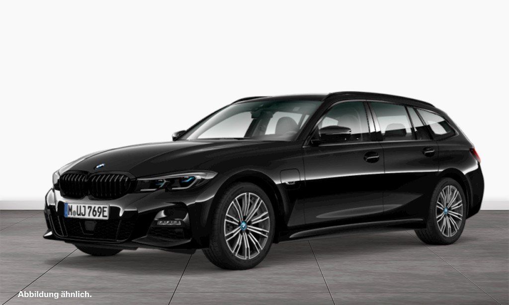 BMW 330 2022
