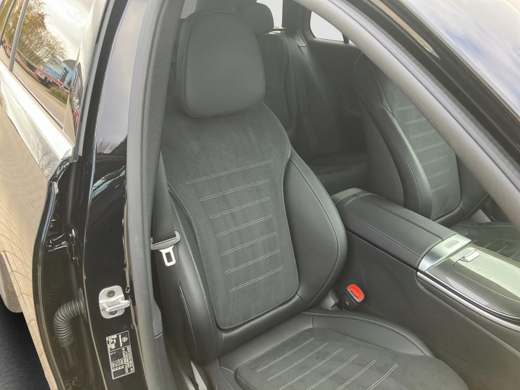 Mercedes-Benz C 300 2025