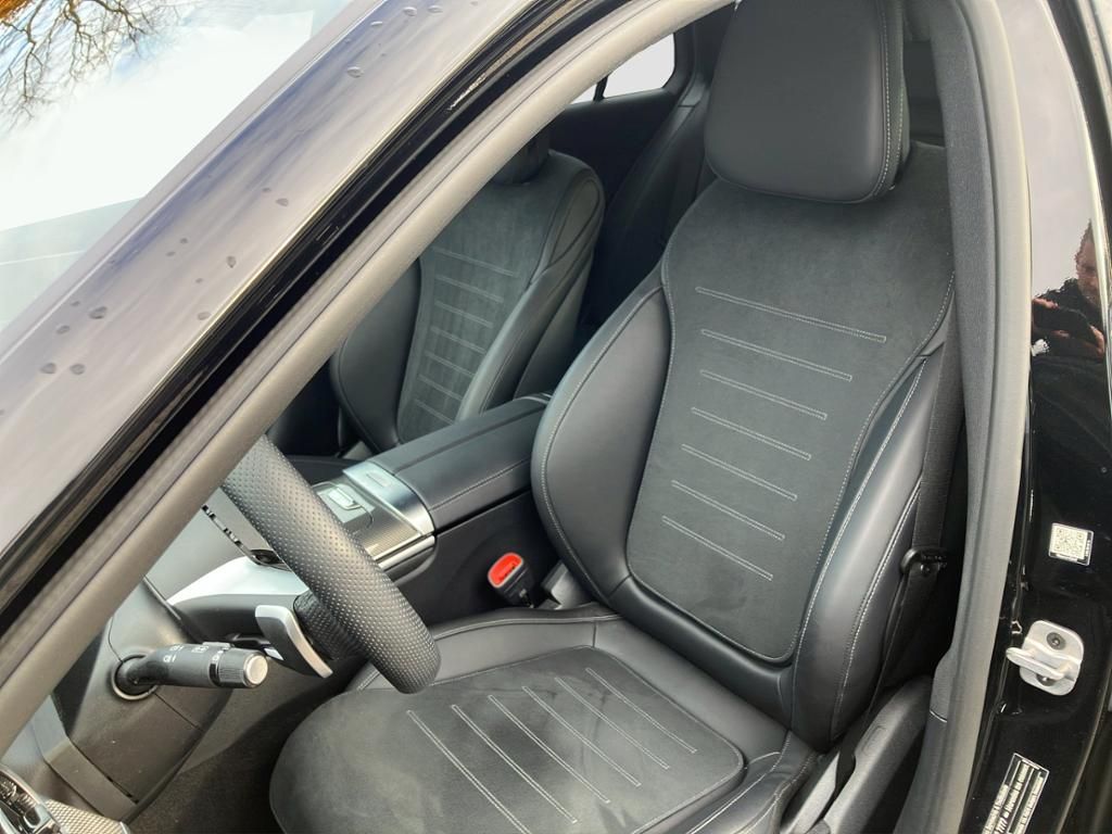 Mercedes-Benz C 300 2025