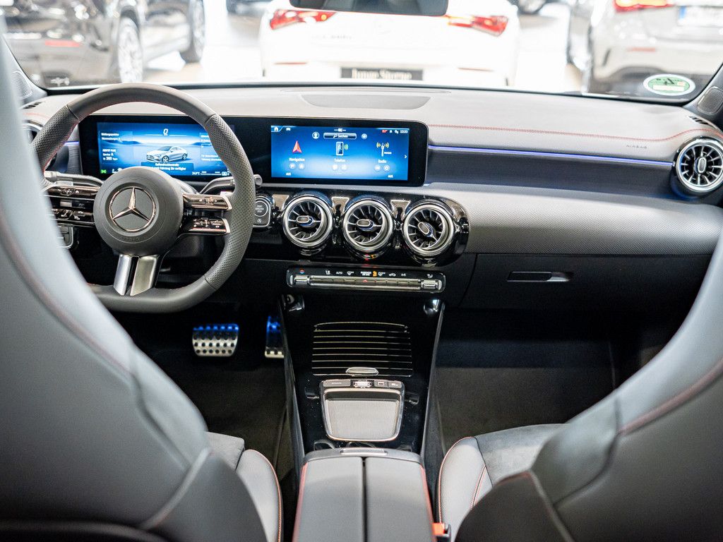 Mercedes-Benz CLA 200 2025
