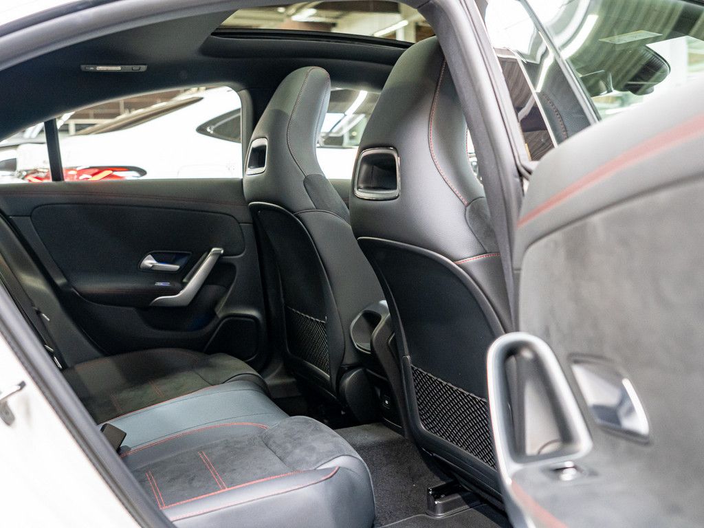 Mercedes-Benz CLA 200 2025