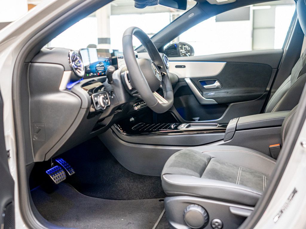 Mercedes-Benz A 180 2025