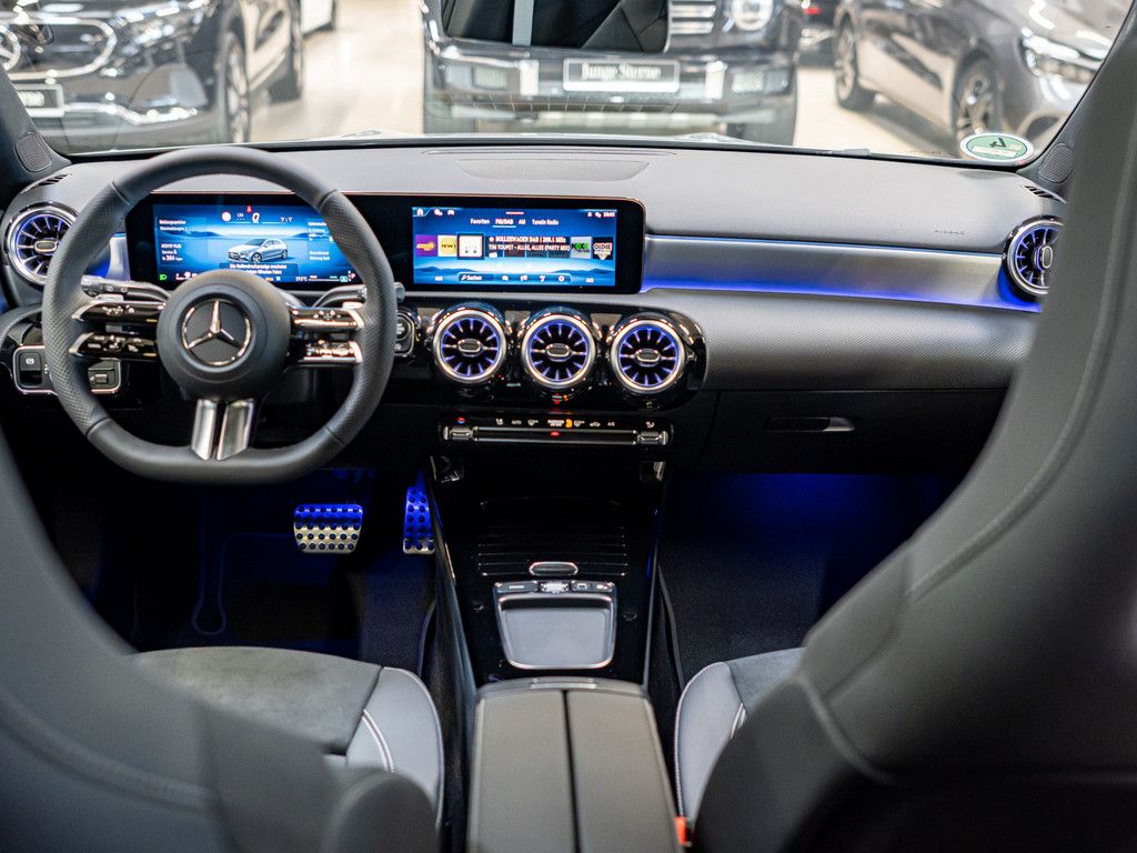 Mercedes-Benz A 180 2025