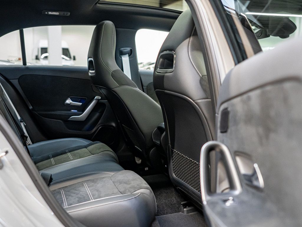 Mercedes-Benz A 180 2025