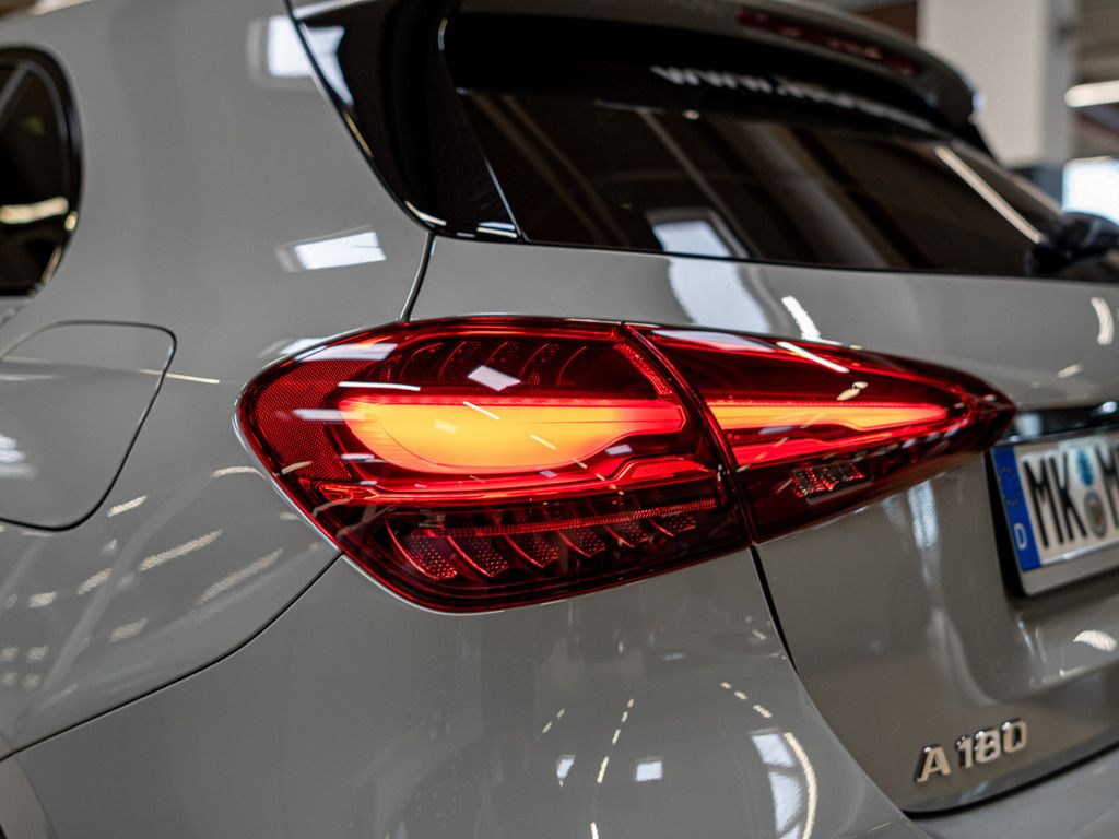 Mercedes-Benz A 180 2025