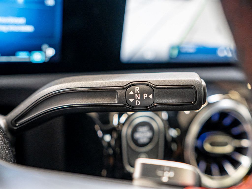 Mercedes-Benz CLA 200 2025