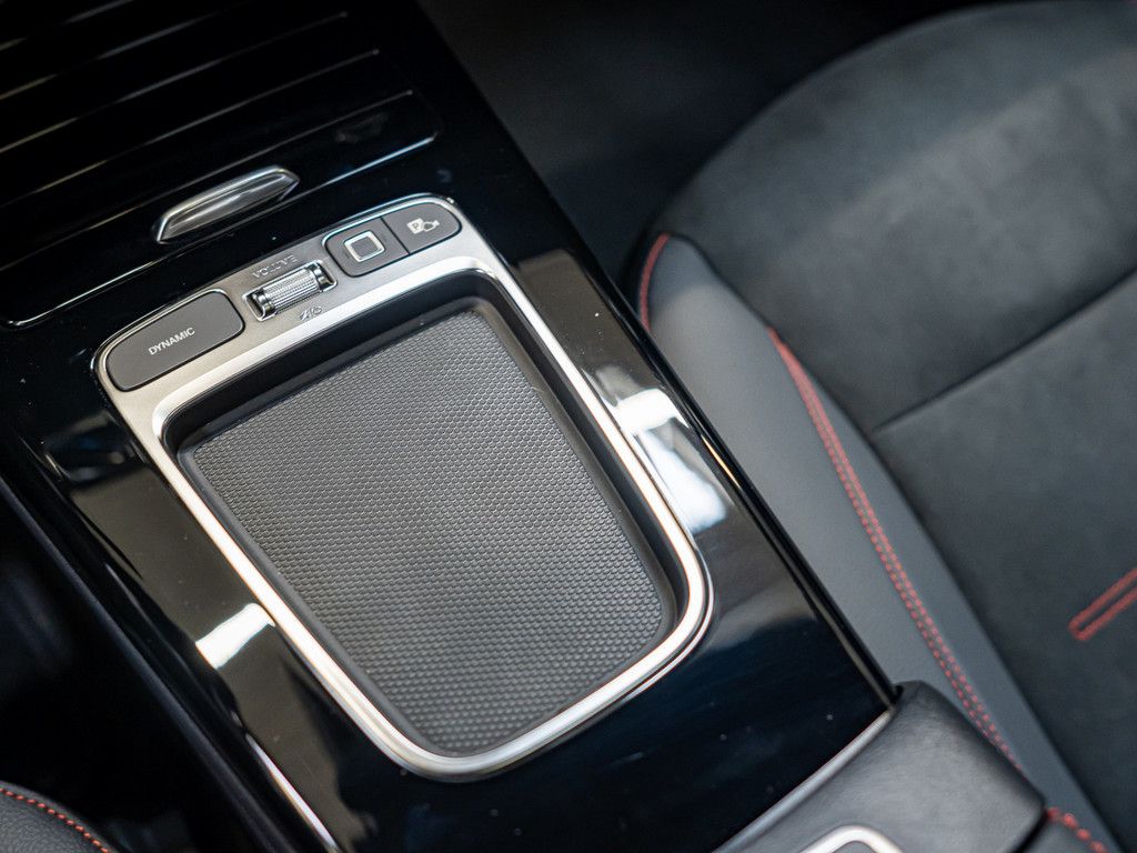 Mercedes-Benz CLA 200 2025