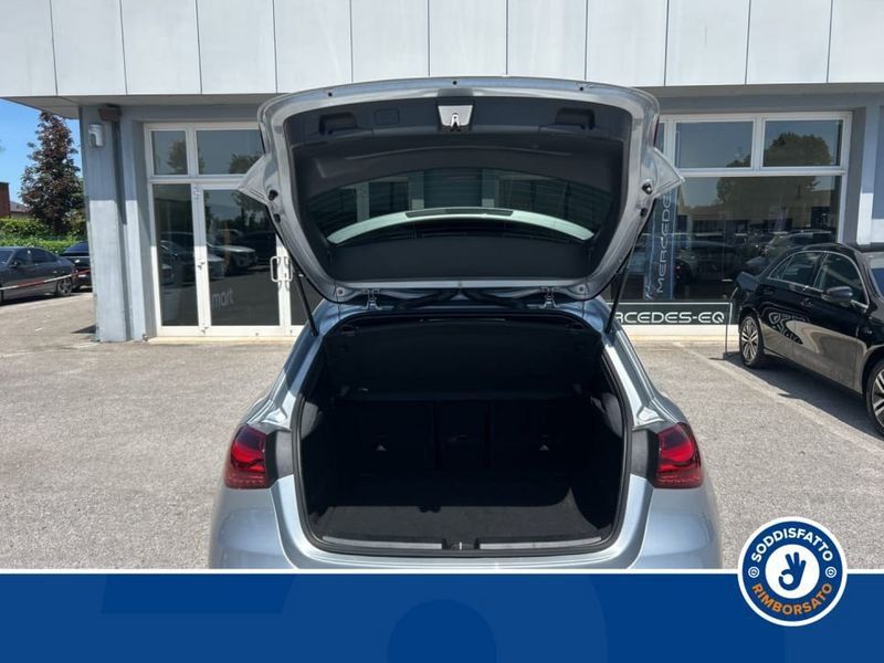 Mercedes-Benz A 180 2025