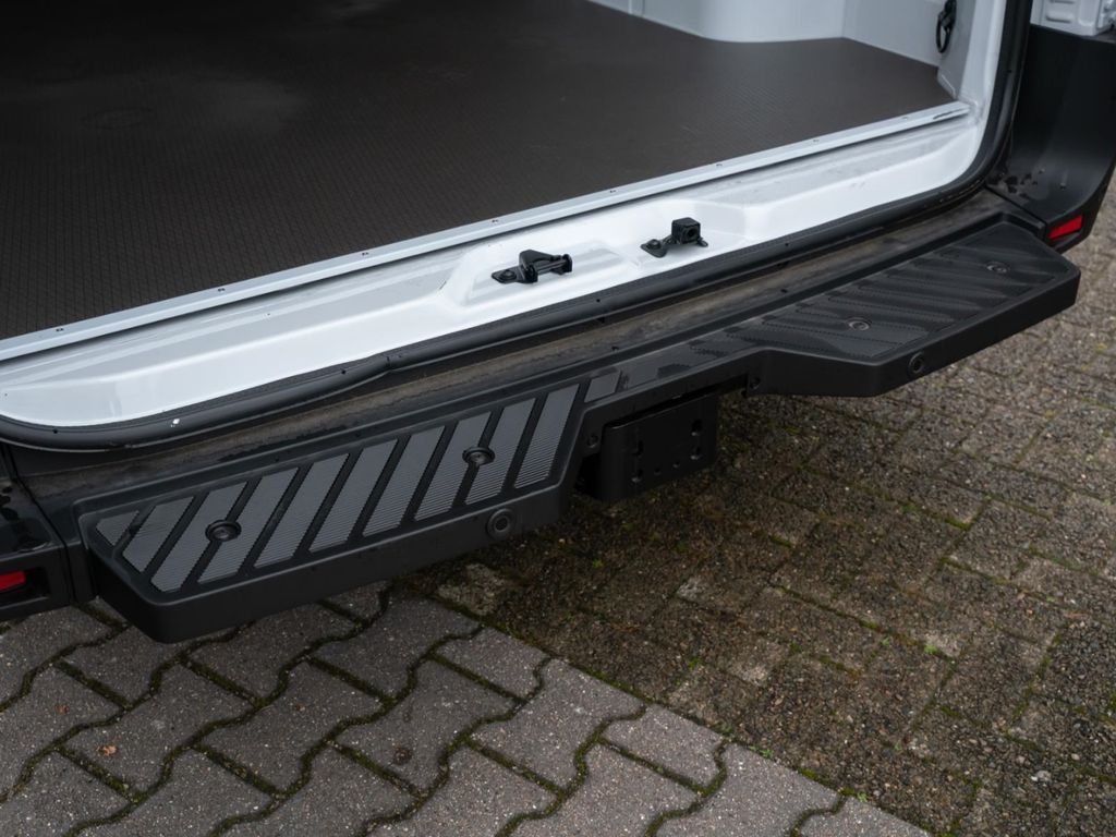 Nissan Interstar