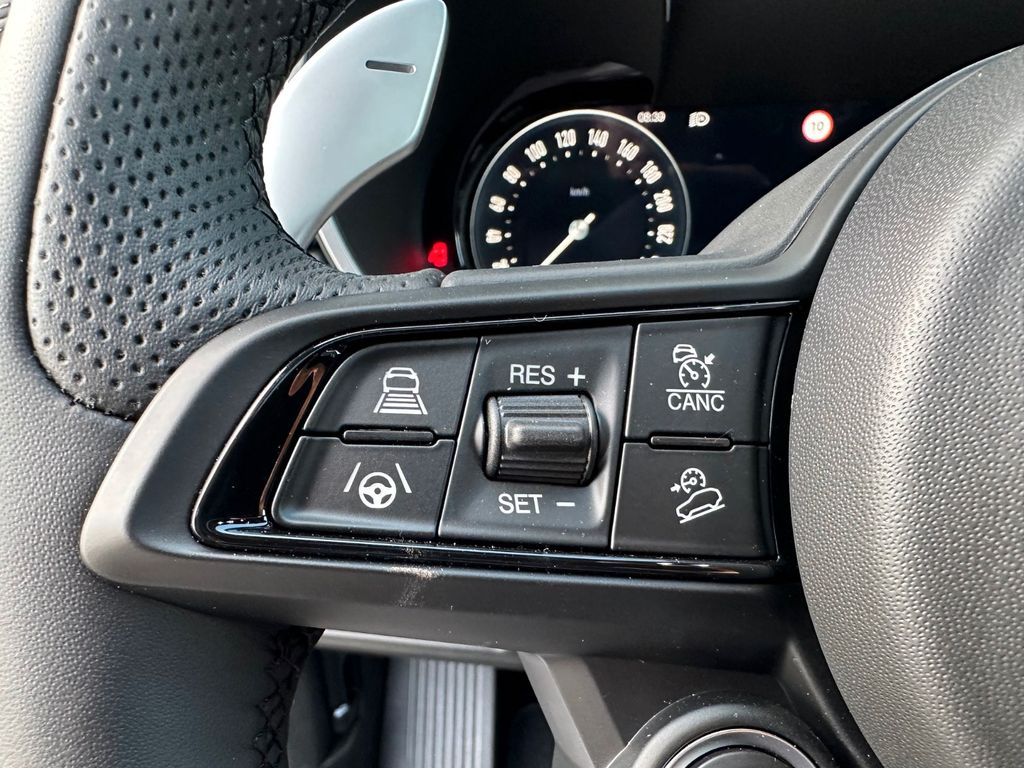 Alfa Romeo Stelvio 2025