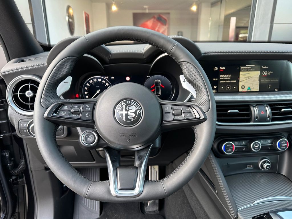 Alfa Romeo Stelvio 2025