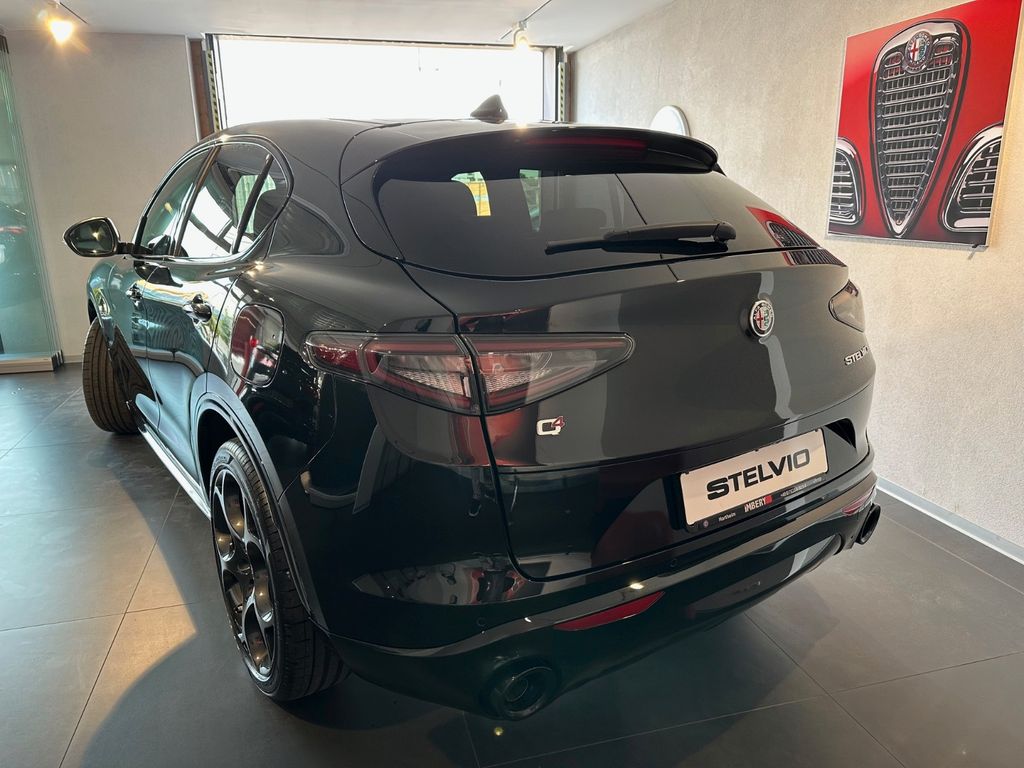 Alfa Romeo Stelvio 2025