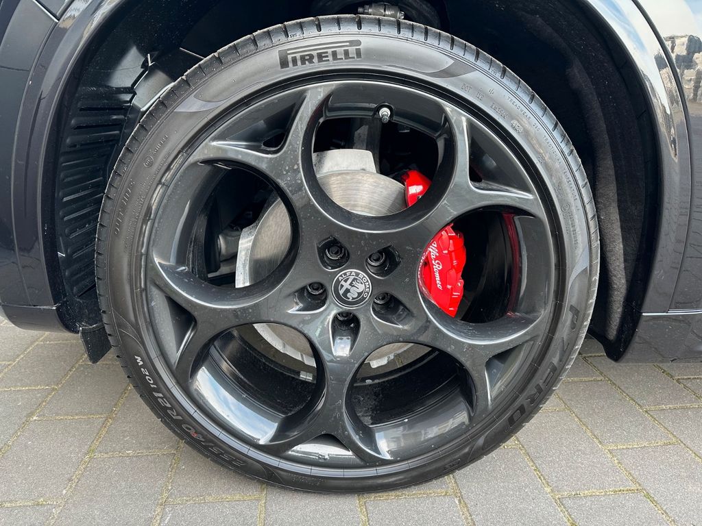 Alfa Romeo Stelvio 2025