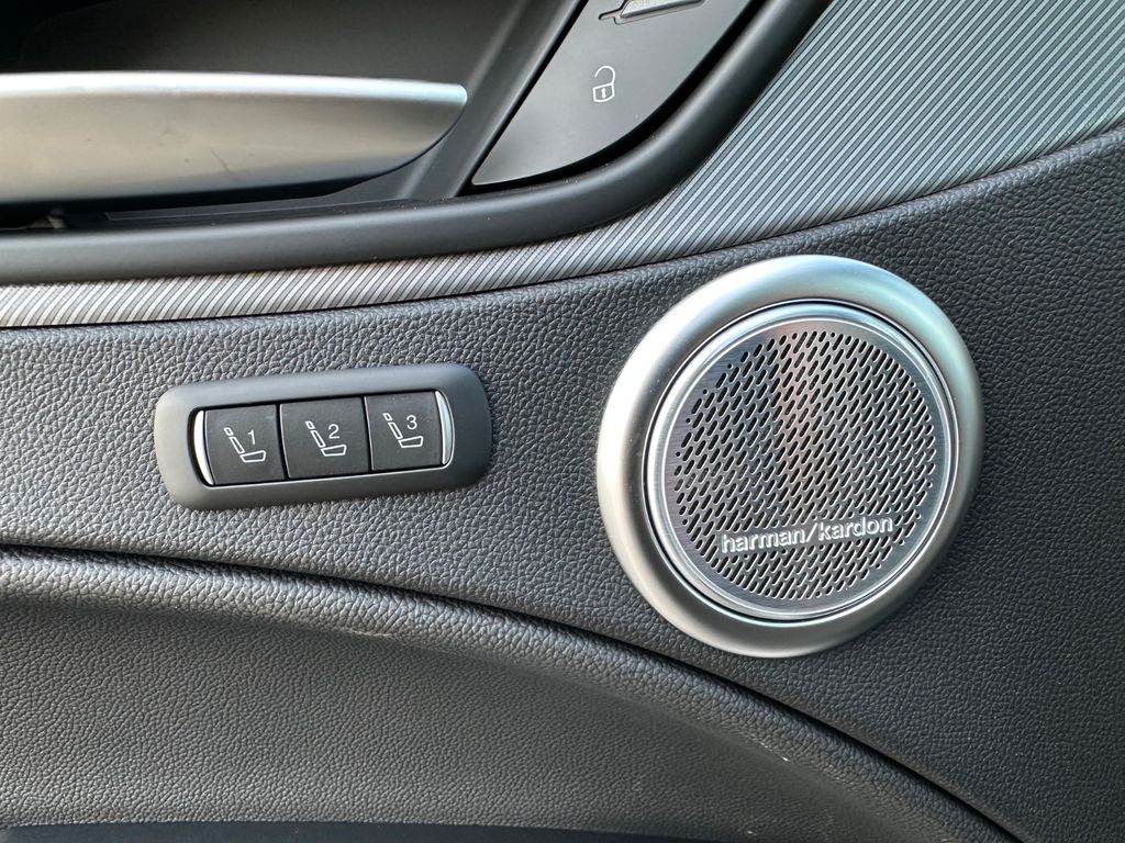 Alfa Romeo Stelvio 2025