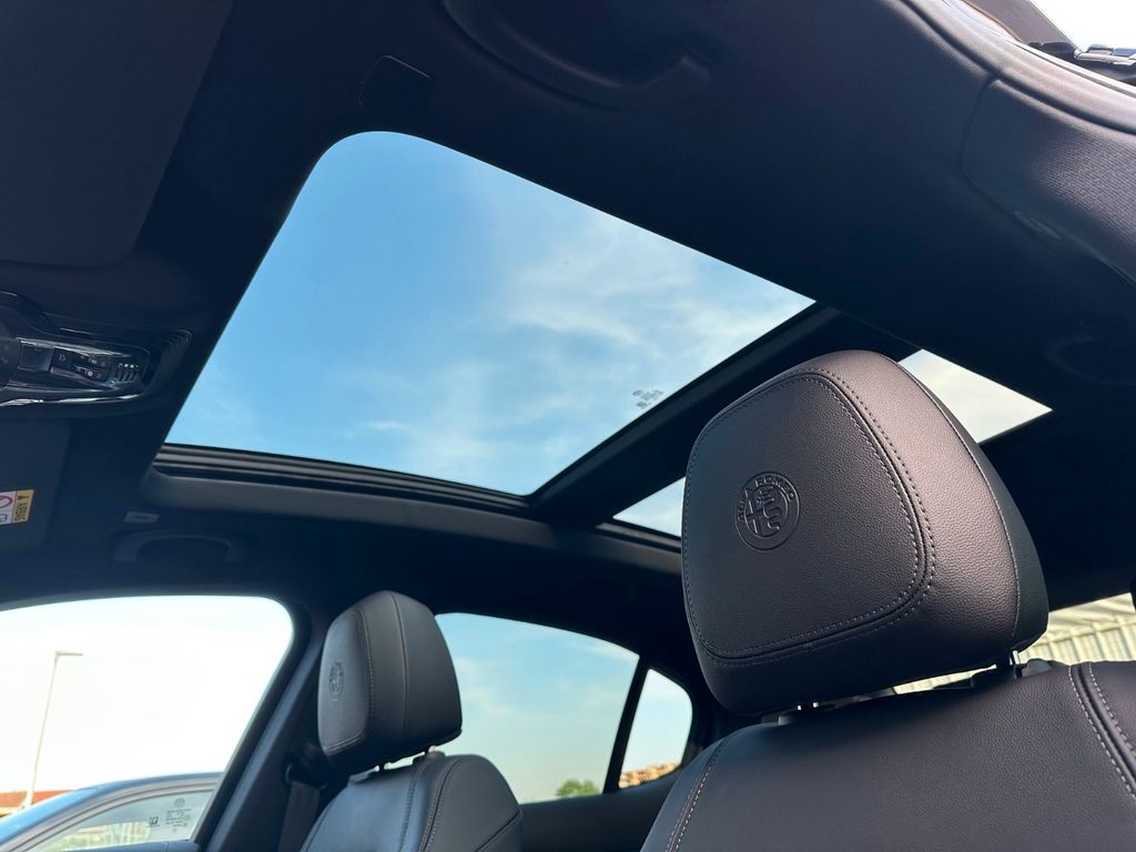 Alfa Romeo Stelvio 2025