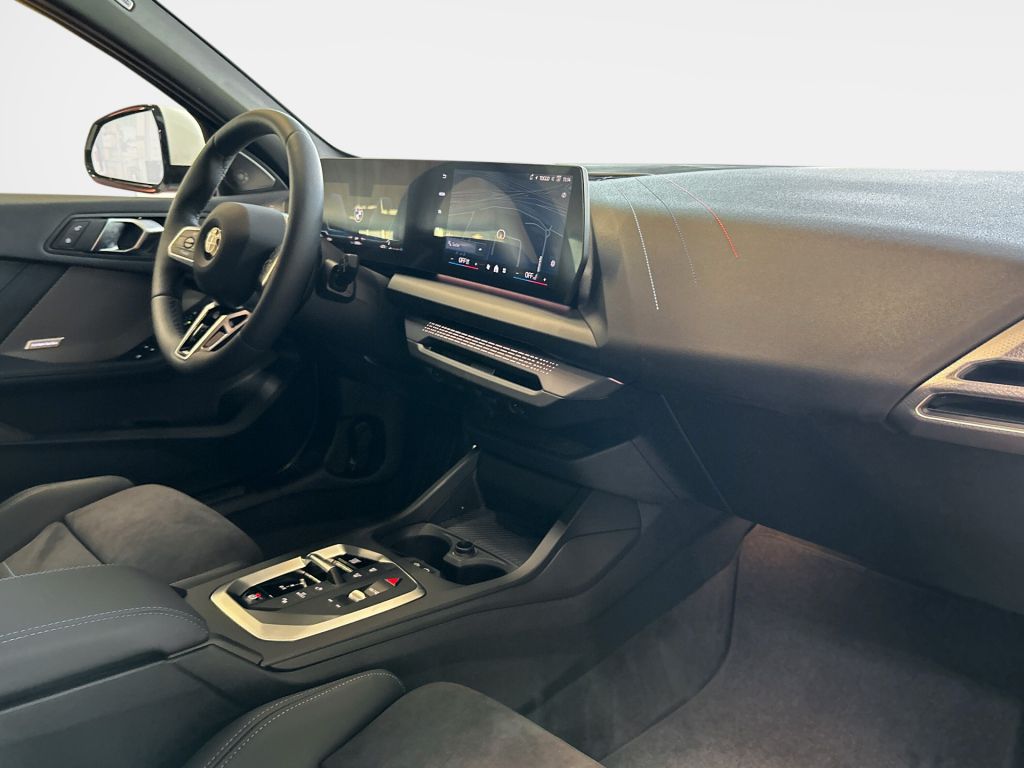 BMW 118 2025