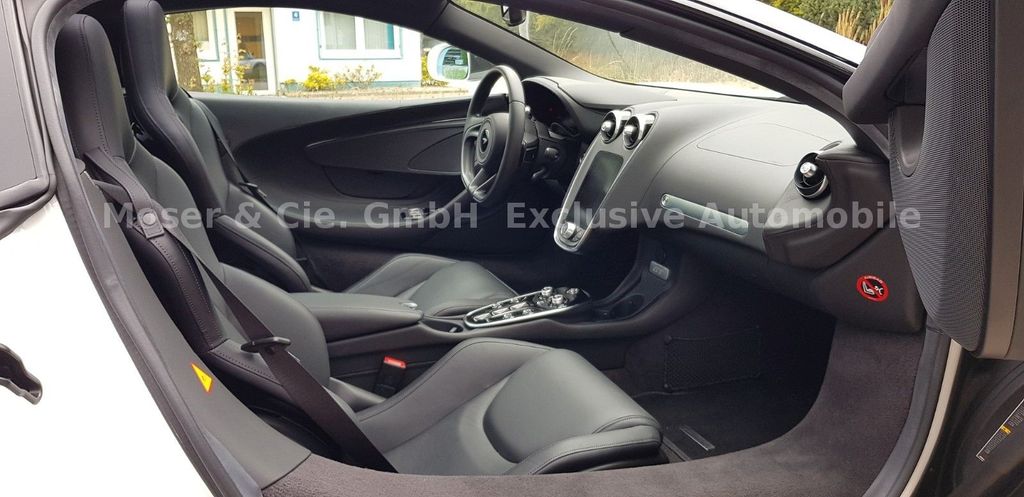 McLaren GT 2021