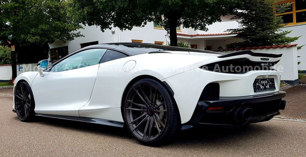 McLaren GT 2021