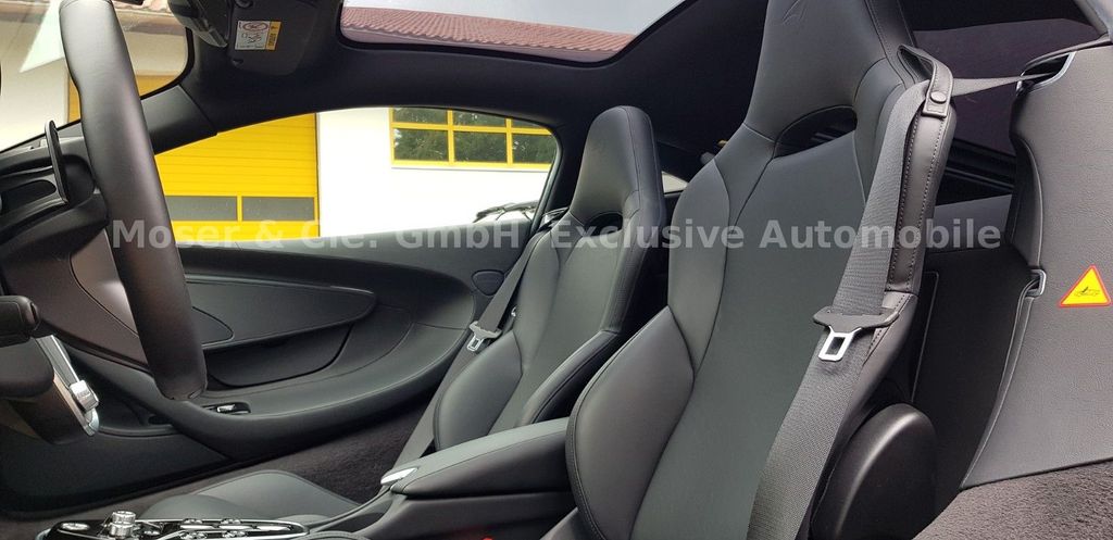 McLaren GT 2021