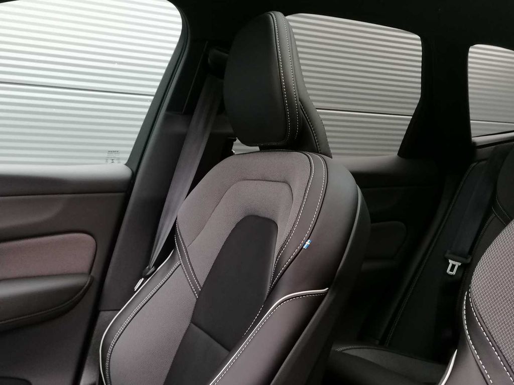 Volvo XC60 2025