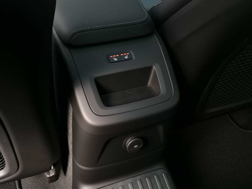 Volvo XC60 2025