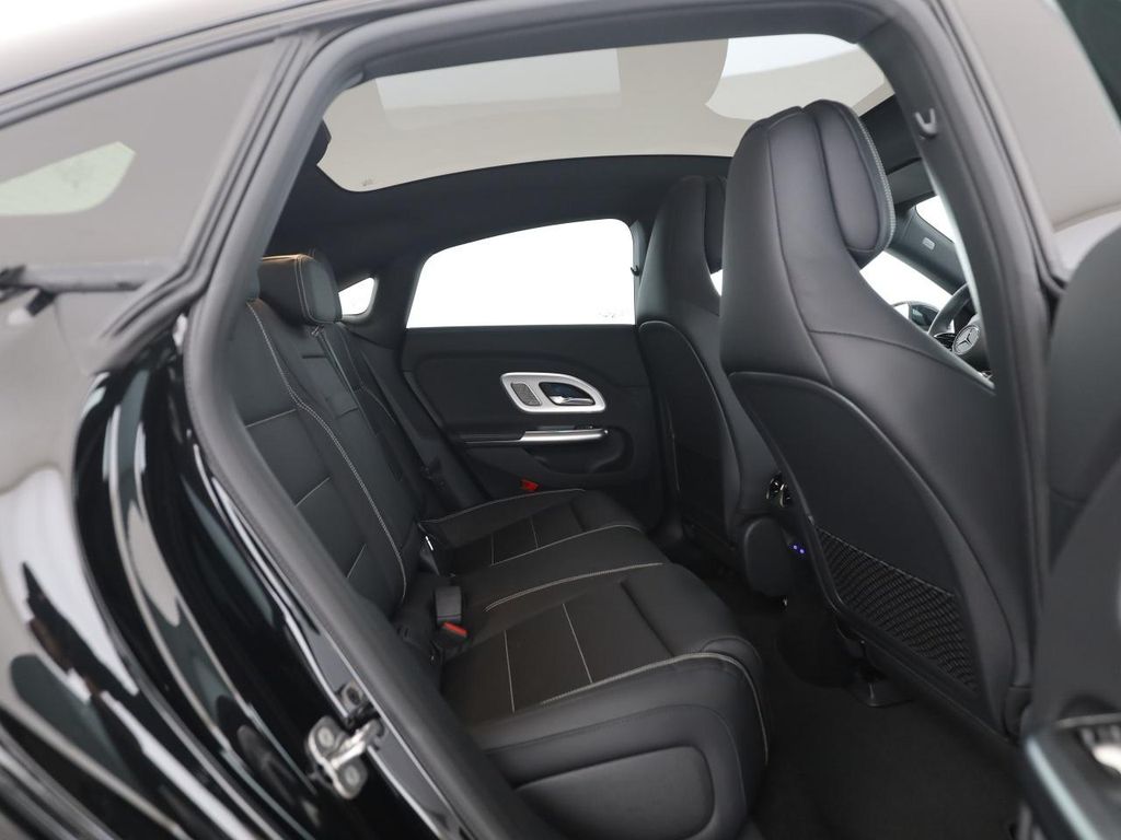 Mercedes-Benz CLA 350 2025