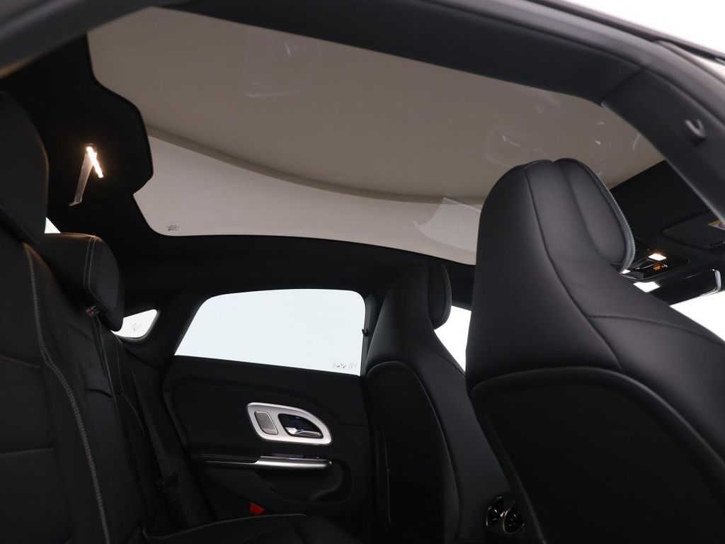 Mercedes-Benz CLA 350 2025