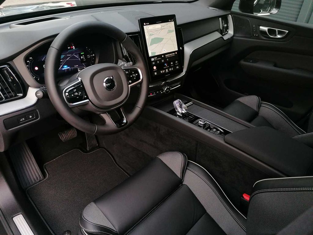 Volvo XC60 2025