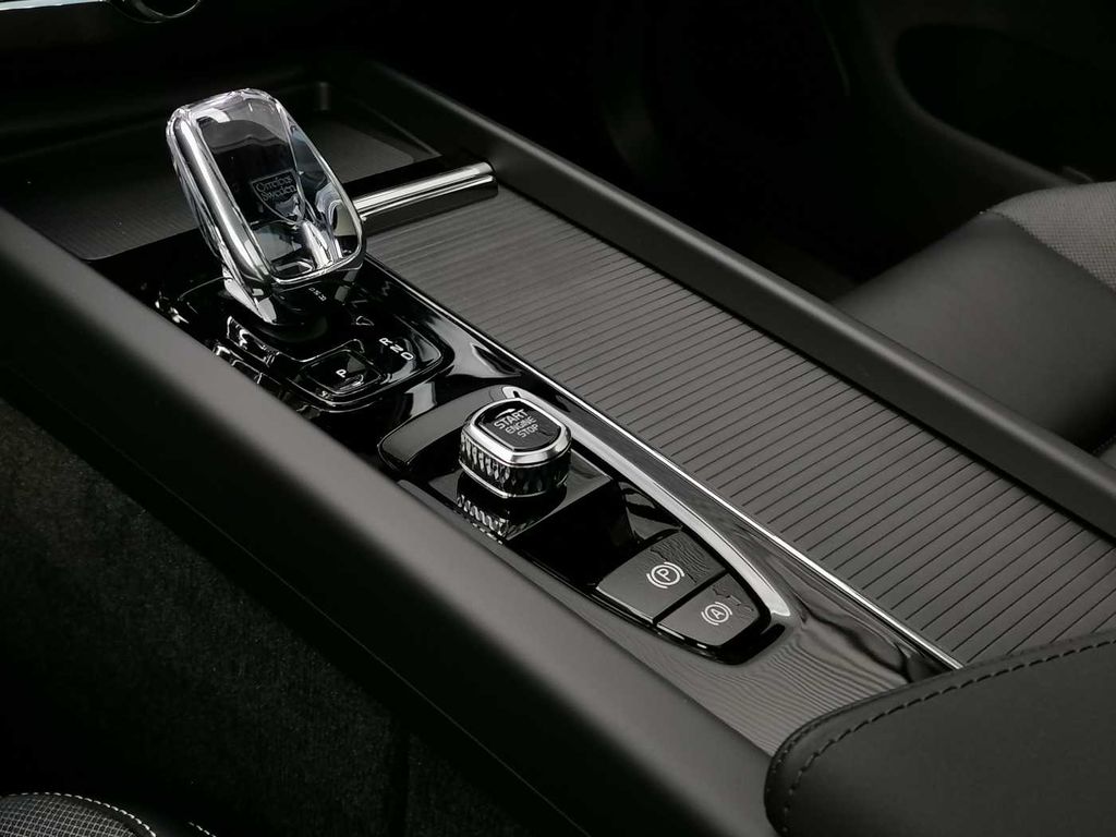 Volvo XC60 2025
