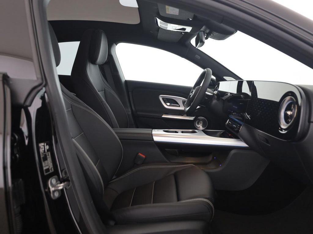 Mercedes-Benz CLA 350 2025