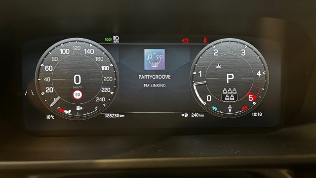 Land Rover Defender 2024