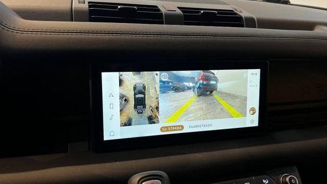 Land Rover Defender 2024