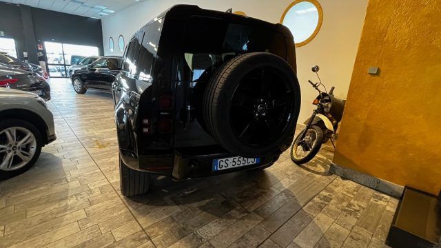 Land Rover Defender 2024