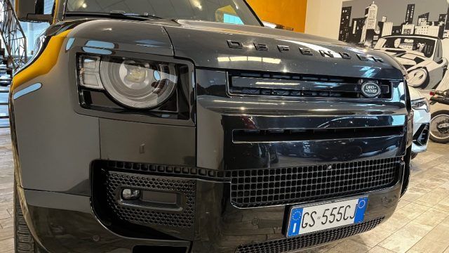 Land Rover Defender 2024