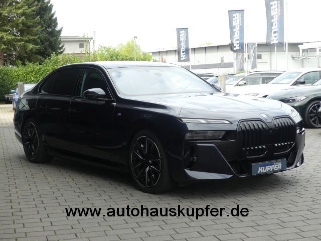 BMW i7 2024