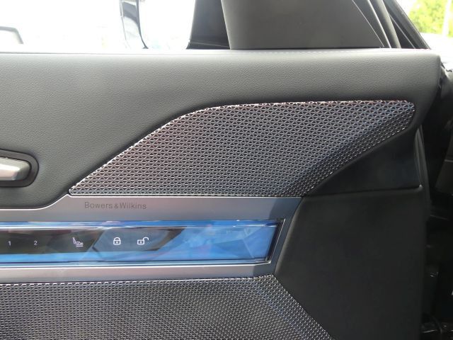BMW i7 2024
