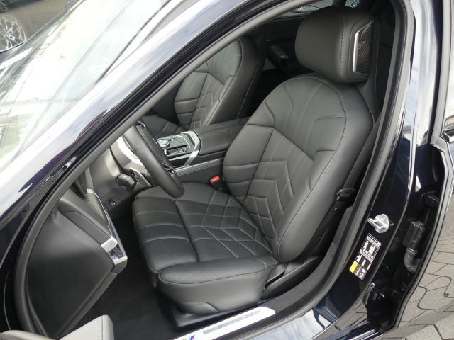 BMW i7 2024