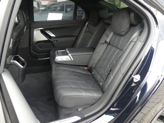 BMW i7 2024