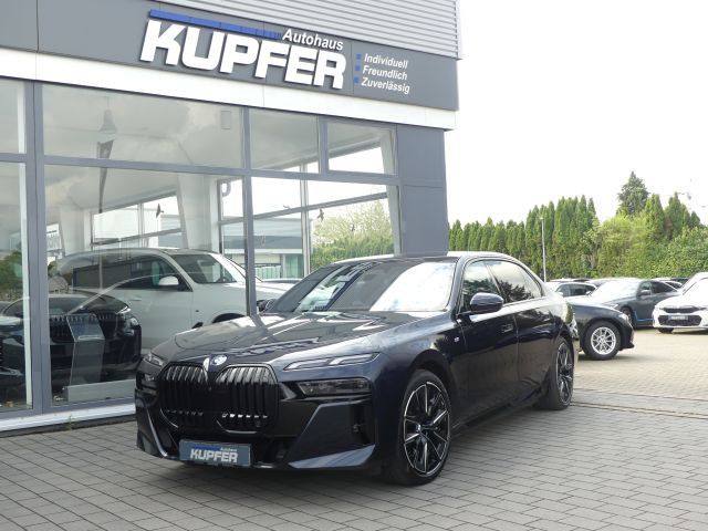 BMW i7 2024