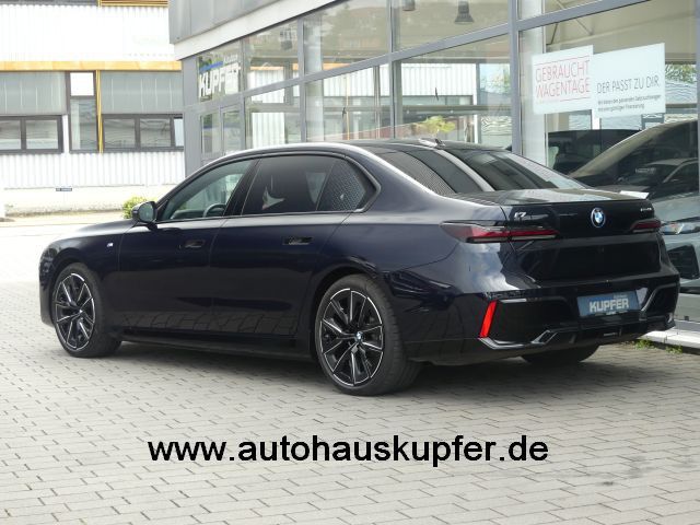 BMW i7 2024