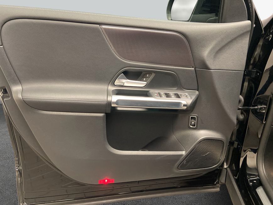 Mercedes-Benz EQB 2022