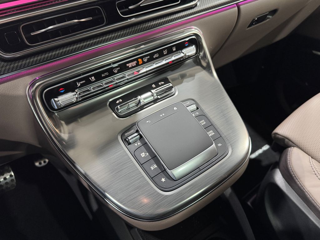 Mercedes-Benz V 300 2025