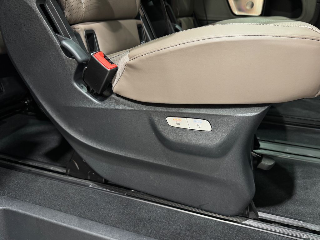 Mercedes-Benz V 300 2025