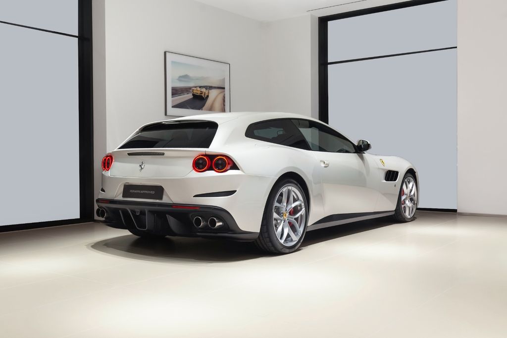 Ferrari GTC4Lusso 2019