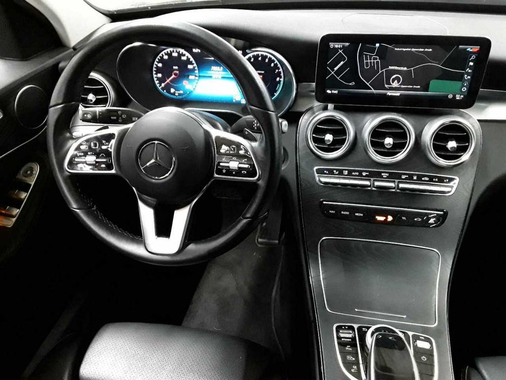 Mercedes-Benz C 300 2021