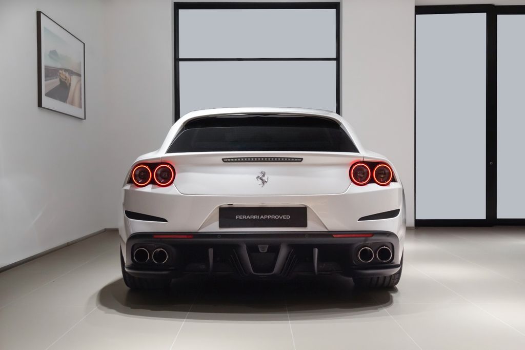 Ferrari GTC4Lusso 2019