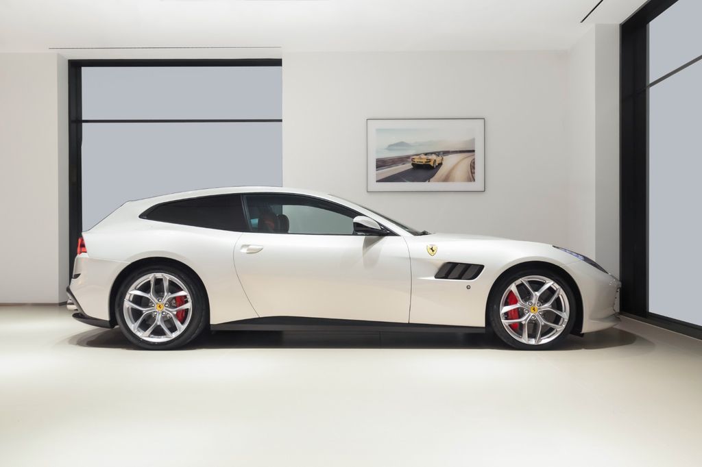Ferrari GTC4Lusso 2019