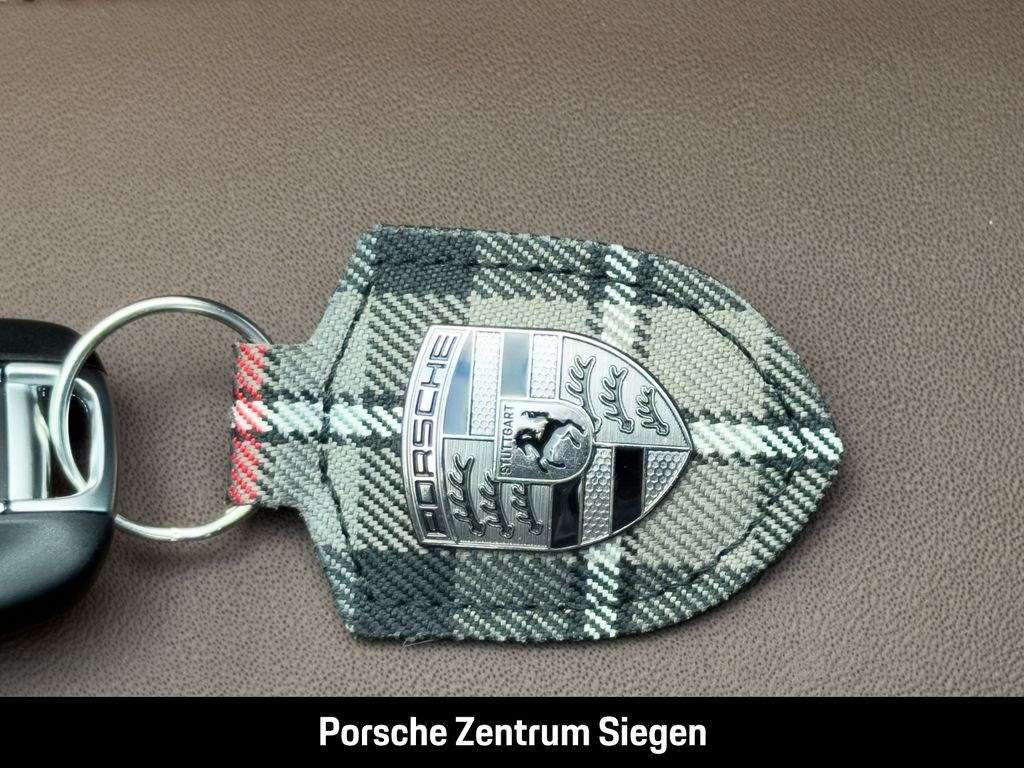 Porsche 992 2025